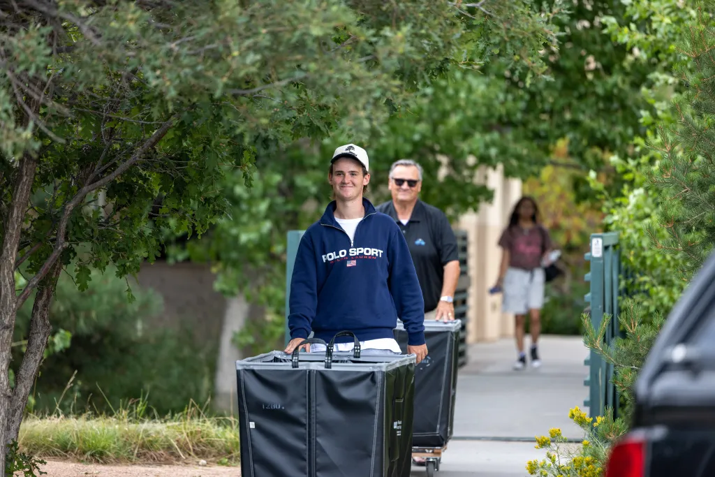 student moving out with their parent